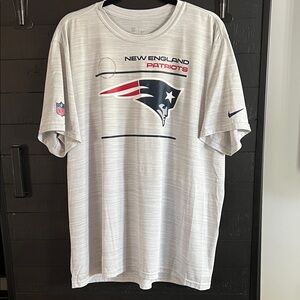 Nike Men's White New England Patriots Tee